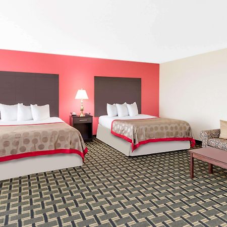 Ramada By Wyndham Vandalia Esterno foto