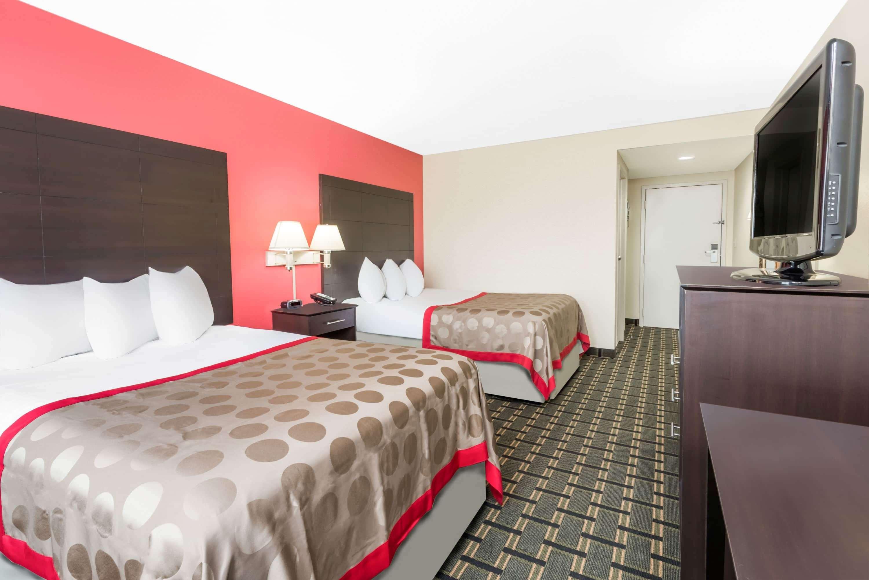 Ramada By Wyndham Vandalia Esterno foto