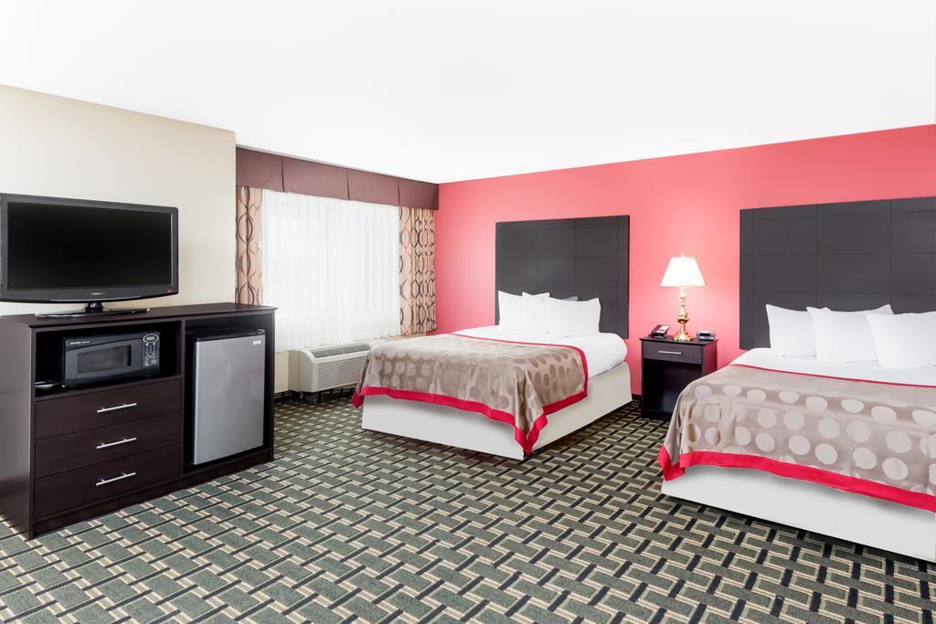 Ramada By Wyndham Vandalia Esterno foto